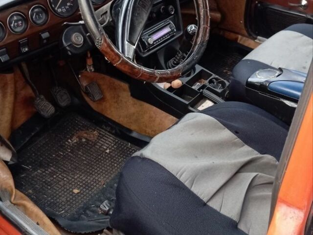 Оранжевый ВАЗ 2106, объемом двигателя 1.6 л и пробегом 105 тыс. км за 592 $, фото 4 на Automoto.ua