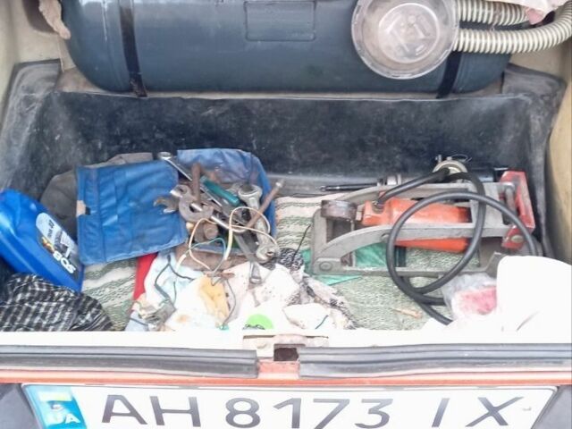 Оранжевый ВАЗ 2106, объемом двигателя 1.6 л и пробегом 105 тыс. км за 592 $, фото 6 на Automoto.ua