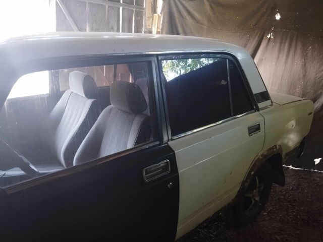 Белый ВАЗ 2107, объемом двигателя 1.5 л и пробегом 1 тыс. км за 620 $, фото 3 на Automoto.ua