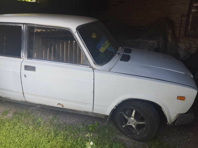 Белый ВАЗ 2107, объемом двигателя 1.5 л и пробегом 1 тыс. км за 620 $, фото 1 на Automoto.ua