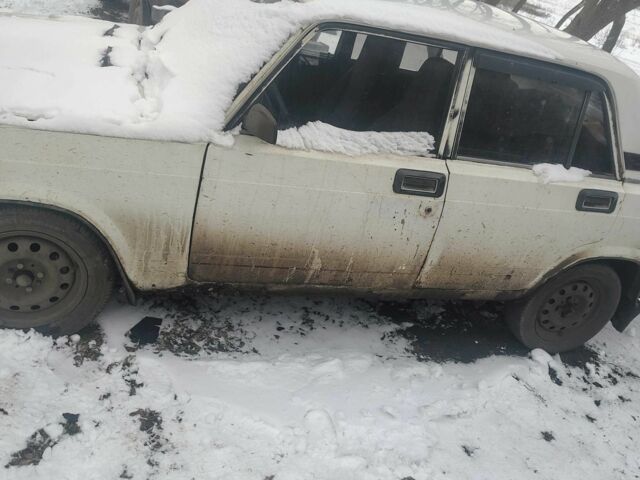 Белый ВАЗ 2107, объемом двигателя 0 л и пробегом 35 тыс. км за 357 $, фото 3 на Automoto.ua