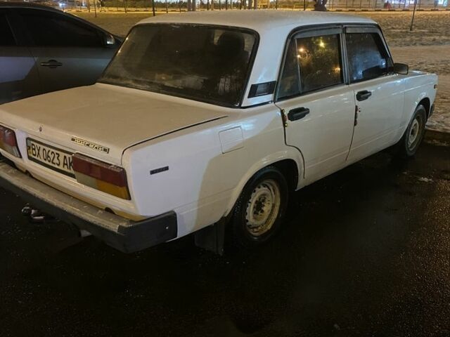 Белый ВАЗ 2107, объемом двигателя 1.5 л и пробегом 777 тыс. км за 900 $, фото 4 на Automoto.ua