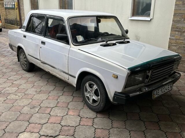Белый ВАЗ 2107, объемом двигателя 1.5 л и пробегом 150 тыс. км за 400 $, фото 1 на Automoto.ua