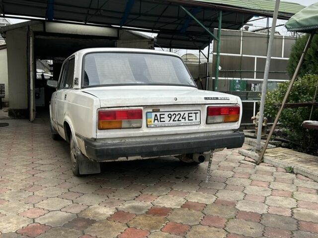 Белый ВАЗ 2107, объемом двигателя 1.5 л и пробегом 150 тыс. км за 400 $, фото 2 на Automoto.ua