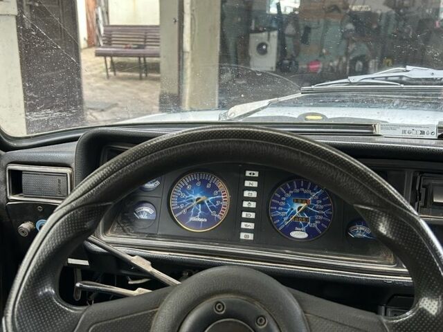 Белый ВАЗ 2107, объемом двигателя 1.5 л и пробегом 150 тыс. км за 400 $, фото 4 на Automoto.ua