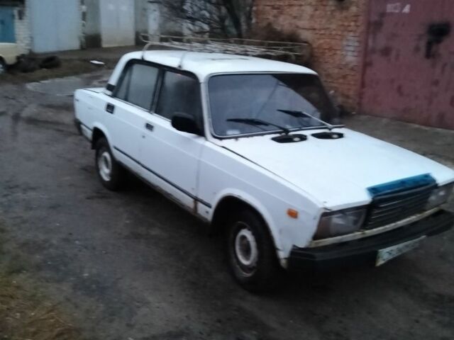 Белый ВАЗ 2107, объемом двигателя 1.6 л и пробегом 56 тыс. км за 450 $, фото 2 на Automoto.ua
