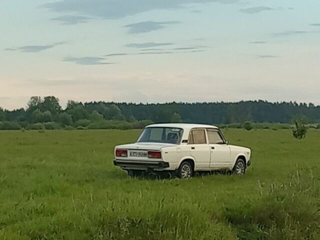 Белый ВАЗ 2107, объемом двигателя 0 л и пробегом 750 тыс. км за 1000 $, фото 2 на Automoto.ua