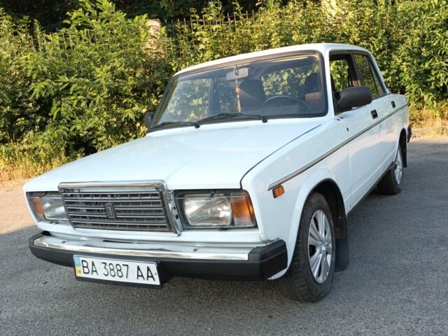 Белый ВАЗ 2107, объемом двигателя 1.5 л и пробегом 50 тыс. км за 2100 $, фото 1 на Automoto.ua