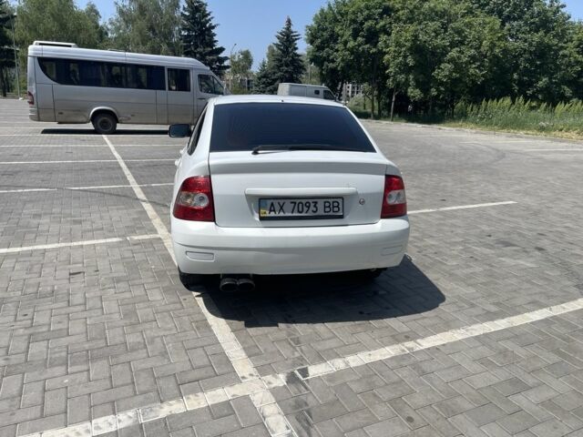 Белый ВАЗ 2107, объемом двигателя 1.6 л и пробегом 180 тыс. км за 2409 $, фото 2 на Automoto.ua