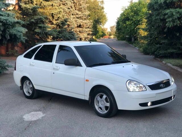 Белый ВАЗ 2107, объемом двигателя 1.6 л и пробегом 16 тыс. км за 4000 $, фото 6 на Automoto.ua