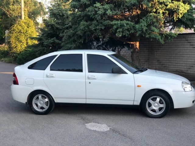 Белый ВАЗ 2107, объемом двигателя 1.6 л и пробегом 16 тыс. км за 4000 $, фото 2 на Automoto.ua