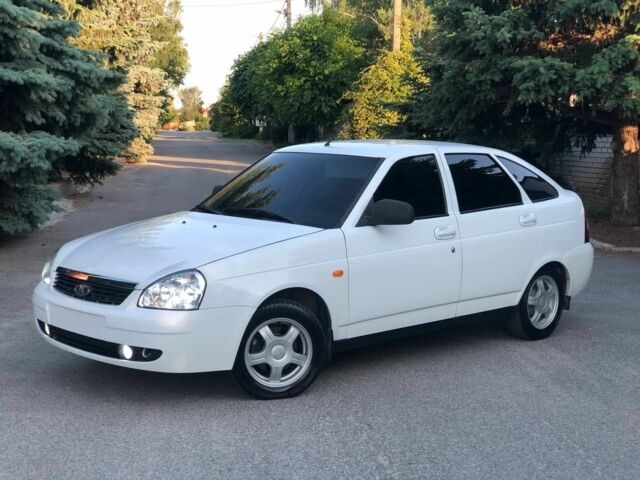 Белый ВАЗ 2107, объемом двигателя 1.6 л и пробегом 16 тыс. км за 4000 $, фото 5 на Automoto.ua