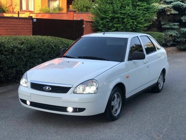 Белый ВАЗ 2107, объемом двигателя 1.6 л и пробегом 16 тыс. км за 4000 $, фото 3 на Automoto.ua