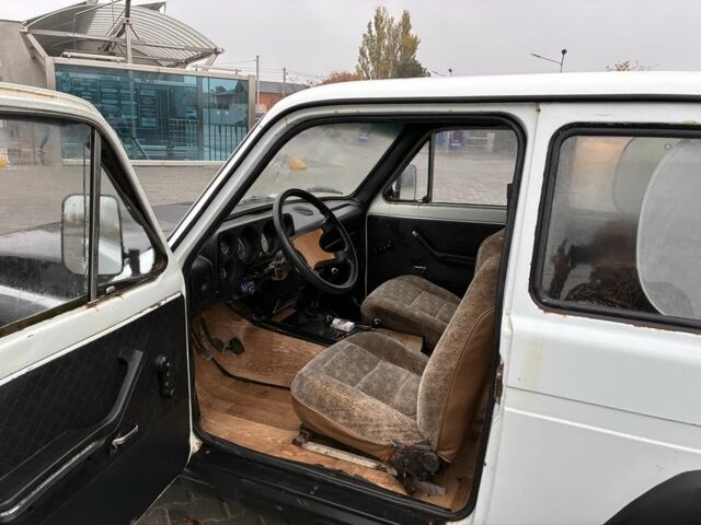 Білий ВАЗ 2107, об'ємом двигуна 1.7 л та пробігом 300 тис. км за 950 $, фото 4 на Automoto.ua