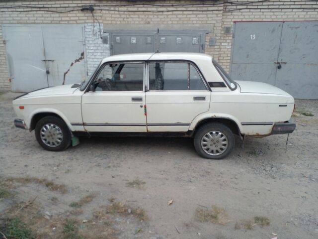 Белый ВАЗ 2107, объемом двигателя 0 л и пробегом 12 тыс. км за 800 $, фото 2 на Automoto.ua