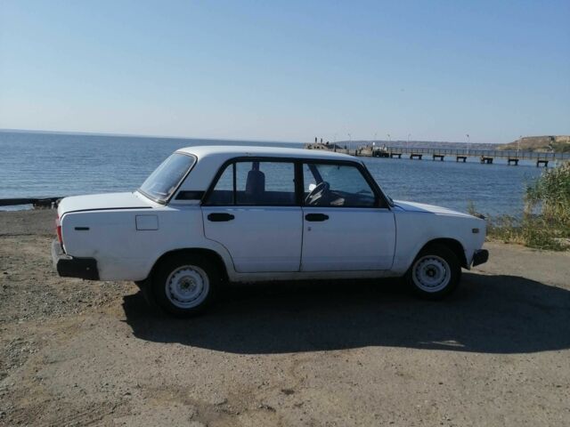 Білий ВАЗ 2107, об'ємом двигуна 1.45 л та пробігом 1 тис. км за 900 $, фото 2 на Automoto.ua