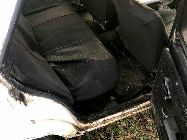 Белый ВАЗ 2107, объемом двигателя 1.5 л и пробегом 138 тыс. км за 590 $, фото 10 на Automoto.ua