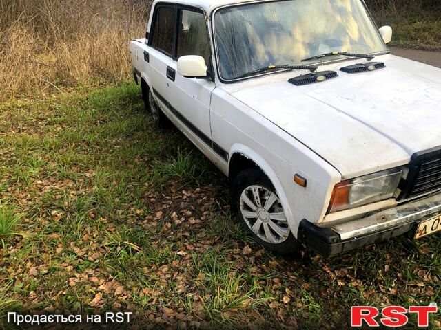 Белый ВАЗ 2107, объемом двигателя 1.5 л и пробегом 138 тыс. км за 590 $, фото 2 на Automoto.ua