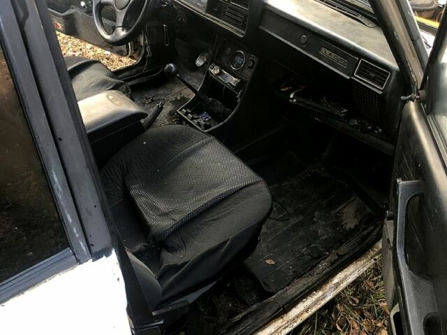 Белый ВАЗ 2107, объемом двигателя 1.5 л и пробегом 138 тыс. км за 590 $, фото 11 на Automoto.ua