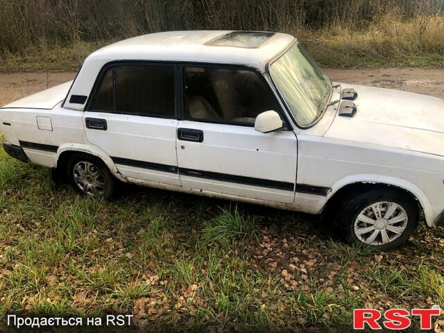 Белый ВАЗ 2107, объемом двигателя 1.5 л и пробегом 138 тыс. км за 590 $, фото 3 на Automoto.ua