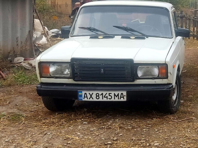 Белый ВАЗ 2107, объемом двигателя 1.5 л и пробегом 180 тыс. км за 1000 $, фото 3 на Automoto.ua