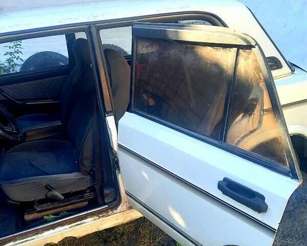 Белый ВАЗ 2107, объемом двигателя 1.5 л и пробегом 1000 тыс. км за 500 $, фото 6 на Automoto.ua