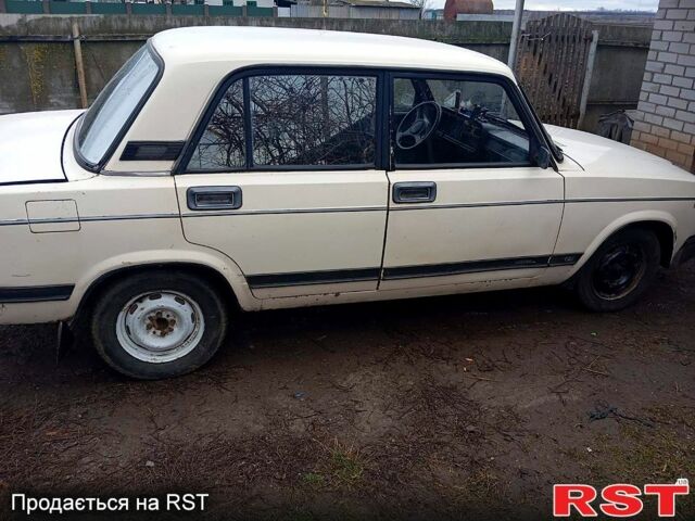 Белый ВАЗ 2107, объемом двигателя 13 л и пробегом 0 тыс. км за 450 $, фото 1 на Automoto.ua