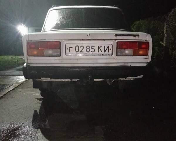 Белый ВАЗ 2107, объемом двигателя 1.5 л и пробегом 125 тыс. км за 700 $, фото 1 на Automoto.ua