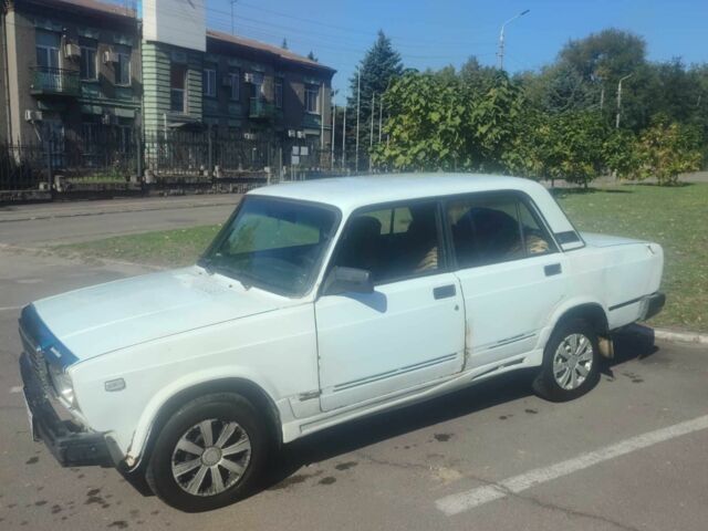 Белый ВАЗ 2107, объемом двигателя 1.5 л и пробегом 490 тыс. км за 839 $, фото 4 на Automoto.ua