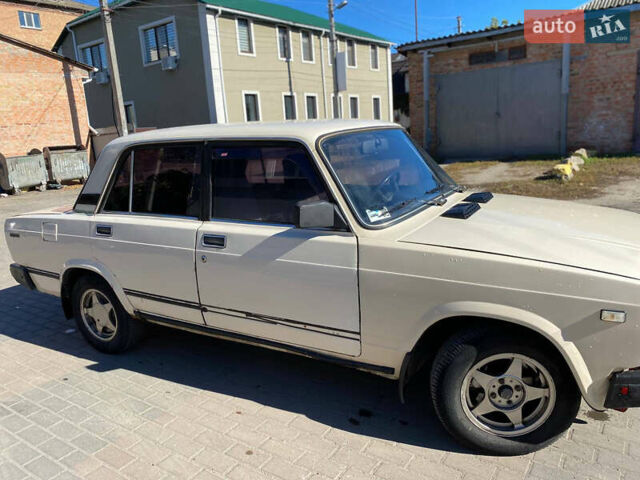 Белый ВАЗ 2107, объемом двигателя 1.5 л и пробегом 50 тыс. км за 770 $, фото 3 на Automoto.ua