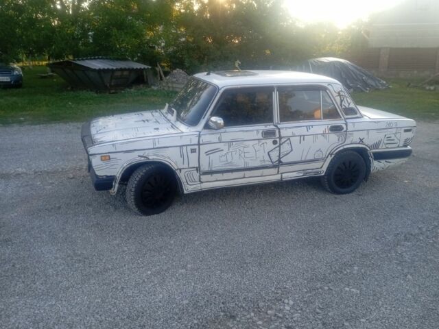 Белый ВАЗ 2107, объемом двигателя 1.1 л и пробегом 150 тыс. км за 450 $, фото 7 на Automoto.ua