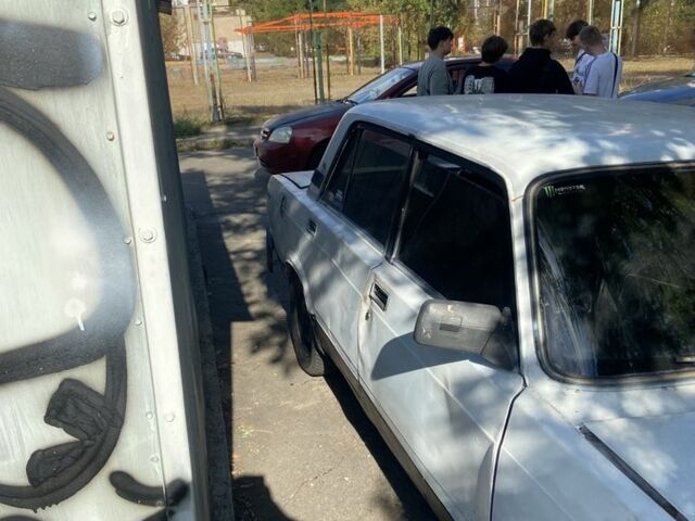 Белый ВАЗ 2107, объемом двигателя 1.5 л и пробегом 3 тыс. км за 207 $, фото 3 на Automoto.ua
