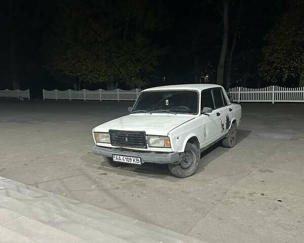 Белый ВАЗ 2107, объемом двигателя 1.5 л и пробегом 50 тыс. км за 750 $, фото 6 на Automoto.ua