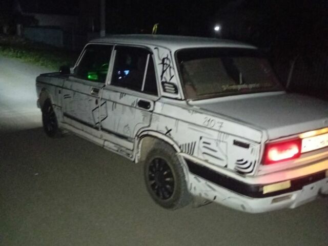 Белый ВАЗ 2107, объемом двигателя 1.1 л и пробегом 150 тыс. км за 450 $, фото 5 на Automoto.ua