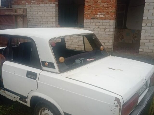 Білий ВАЗ 2107, об'ємом двигуна 0 л та пробігом 300 тис. км за 237 $, фото 1 на Automoto.ua