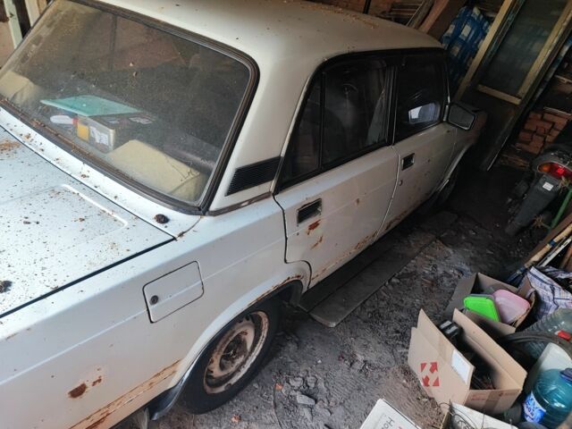 Белый ВАЗ 2107, объемом двигателя 0 л и пробегом 100 тыс. км за 399 $, фото 1 на Automoto.ua