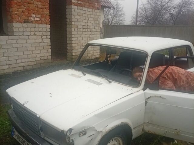 Білий ВАЗ 2107, об'ємом двигуна 0 л та пробігом 300 тис. км за 237 $, фото 2 на Automoto.ua