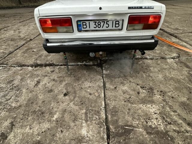 Белый ВАЗ 2107, объемом двигателя 1.5 л и пробегом 25 тыс. км за 1068 $, фото 4 на Automoto.ua