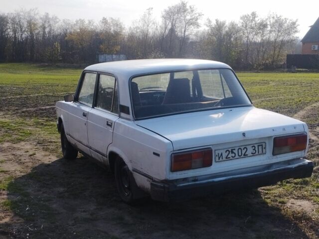 Белый ВАЗ 2107, объемом двигателя 1.3 л и пробегом 777 тыс. км за 239 $, фото 3 на Automoto.ua
