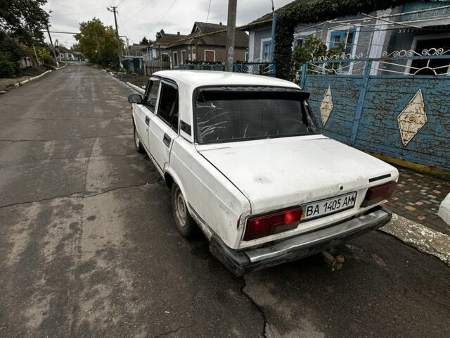 ВАЗ 2107 1985 в Доманевке на Automoto.ua Белый ВАЗ 2107, объемом двигателя 1.3 л и пробегом 65 тыс. км за 596 $, фото 2 на Automoto.ua