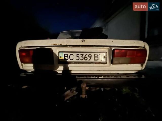 Белый ВАЗ 2107, объемом двигателя 1.5 л и пробегом 225 тыс. км за 300 $, фото 4 на Automoto.ua