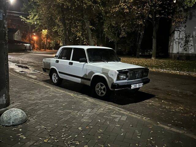 ВАЗ 2107 1985 в Барышевке на Automoto.ua Белый ВАЗ 2107, объемом двигателя 1.3 л и пробегом 40 тыс. км за 595 $, фото 2 на Automoto.ua