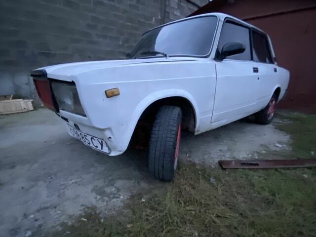 Білий ВАЗ 2107, об'ємом двигуна 1.5 л та пробігом 150 тис. км за 595 $, фото 3 на Automoto.ua