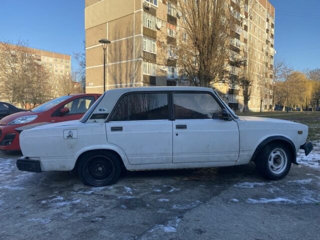 Білий ВАЗ 2107, об'ємом двигуна 1.5 л та пробігом 150 тис. км за 595 $, фото 5 на Automoto.ua