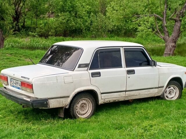 Белый ВАЗ 2107, объемом двигателя 1.5 л и пробегом 45 тыс. км за 18000 $, фото 2 на Automoto.ua