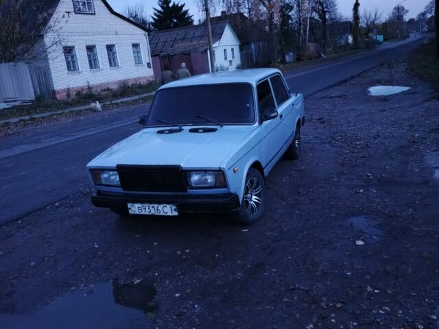 ВАЗ 2107 1986 в Белополье на Automoto.ua Белый ВАЗ 2107, объемом двигателя 7 л и пробегом 123 тыс. км за 1142 $, фото 13 на Automoto.ua