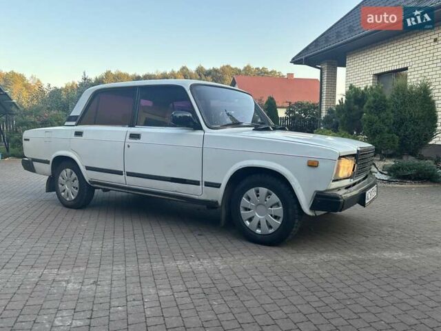 Белый ВАЗ 2107, объемом двигателя 1.2 л и пробегом 288 тыс. км за 800 $, фото 2 на Automoto.ua