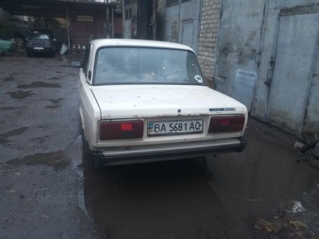Белый ВАЗ 2107, объемом двигателя 0 л и пробегом 350 тыс. км за 333 $, фото 5 на Automoto.ua