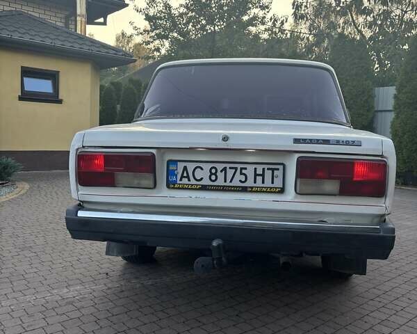 Белый ВАЗ 2107, объемом двигателя 1.2 л и пробегом 288 тыс. км за 800 $, фото 4 на Automoto.ua