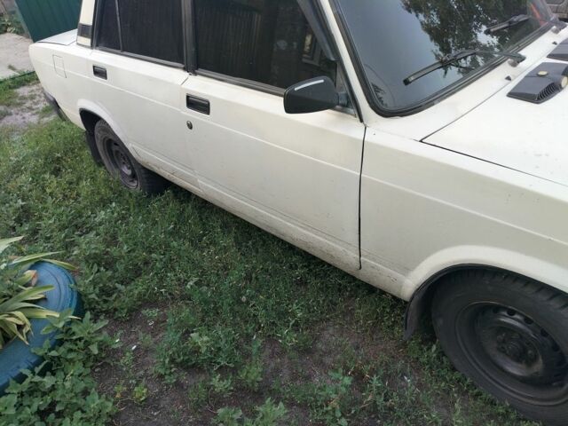 Белый ВАЗ 2107, объемом двигателя 1 л и пробегом 2 тыс. км за 550 $, фото 5 на Automoto.ua